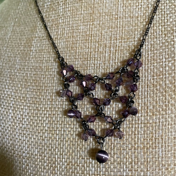 Beautiful Kenneth Cole fringe necklace with faceted violet beads and cats eye - Picture 5 of 8